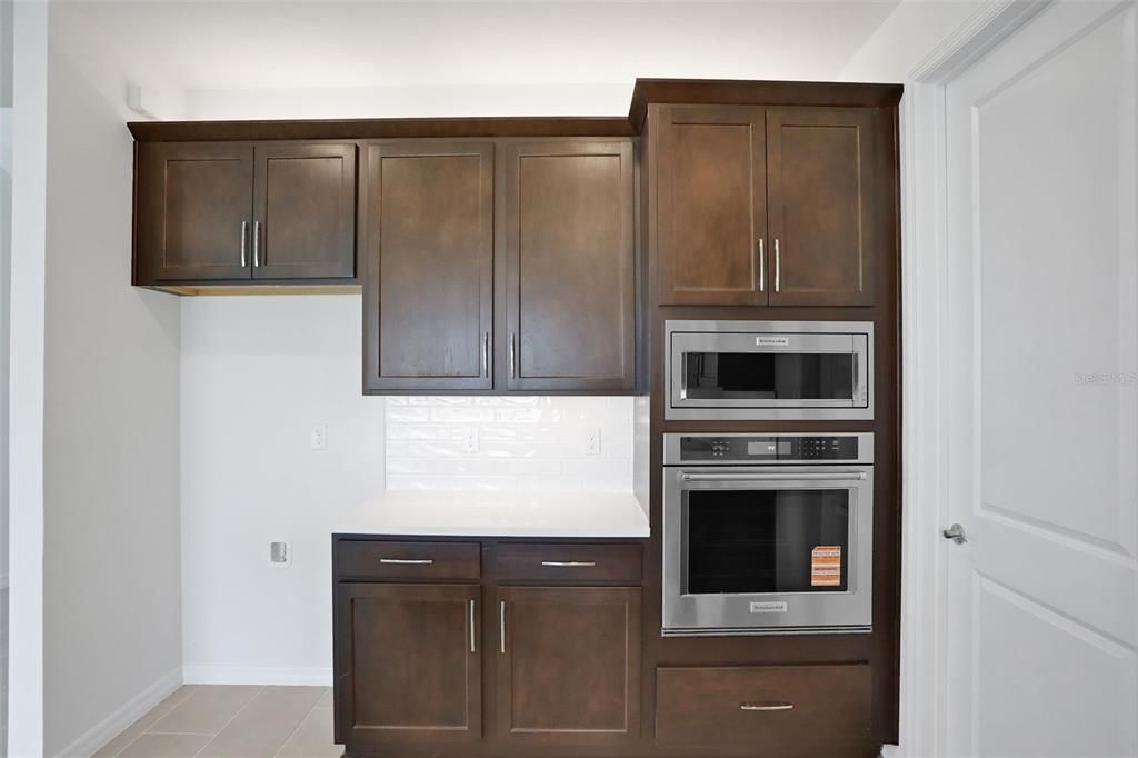 En Venta: $349,990 (4 camas, 2 baños, 2103 Pies cuadrados)
