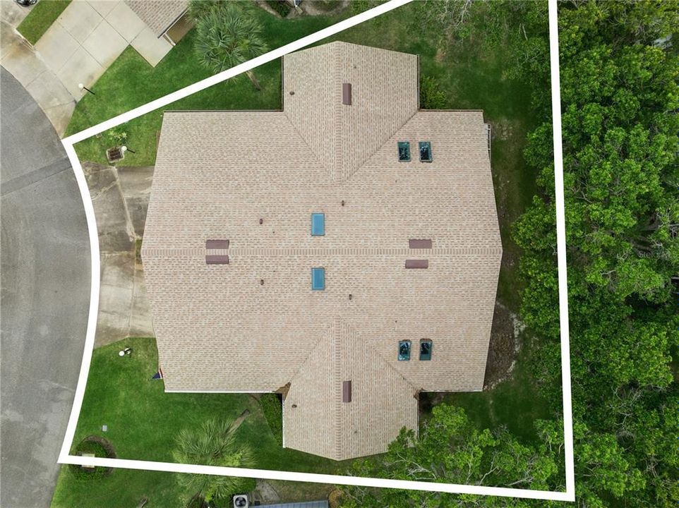 На продажу: $234,500 (2 спален, 2 ванн, 1070 Квадратных фут)
