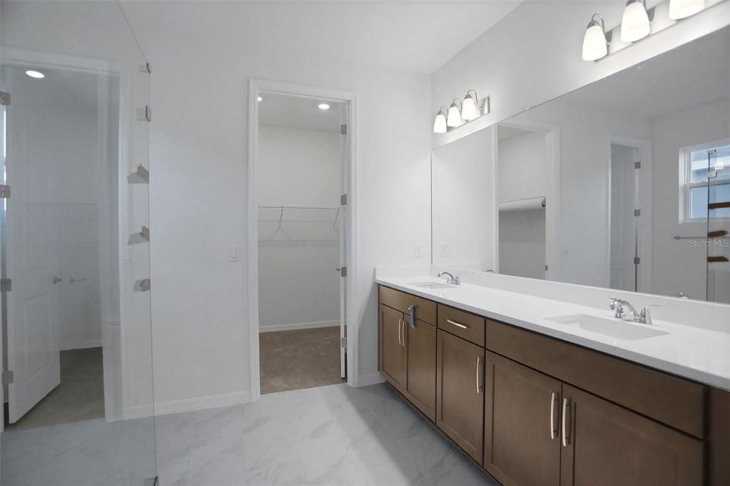 En Venta: $494,990 (4 camas, 3 baños, 2699 Pies cuadrados)