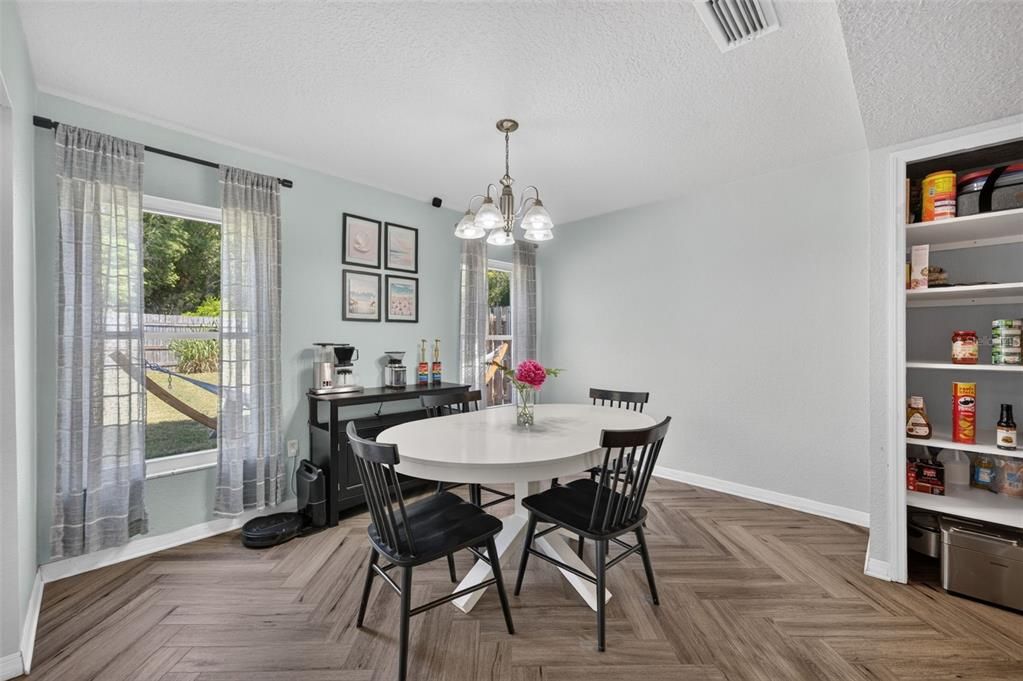 For Sale: $335,000 (3 beds, 2 baths, 1567 Square Feet)