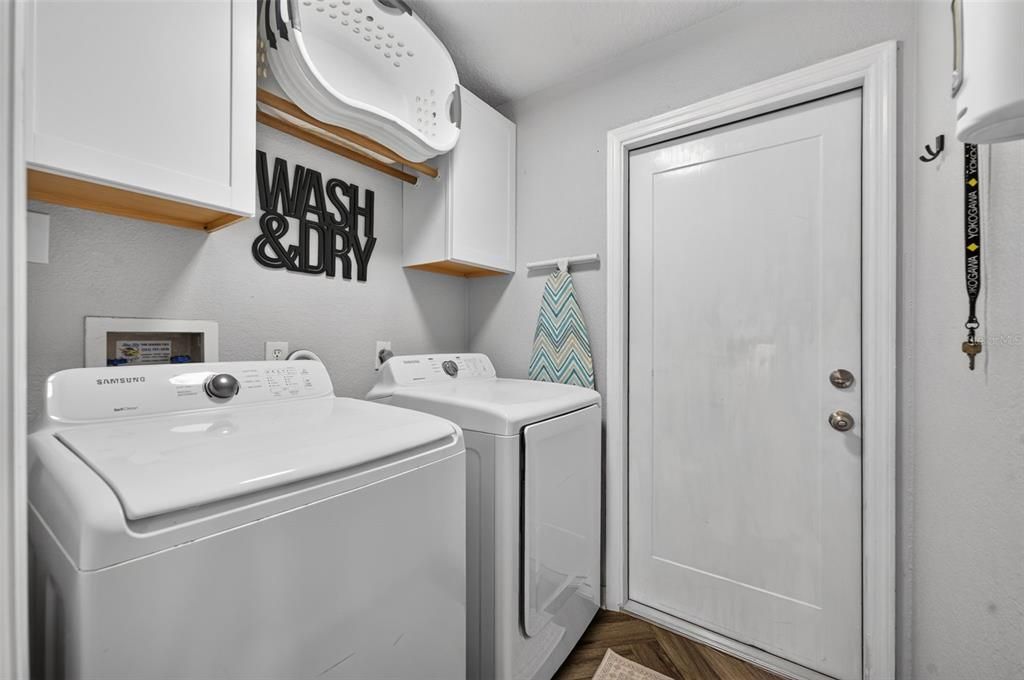 For Sale: $335,000 (3 beds, 2 baths, 1567 Square Feet)