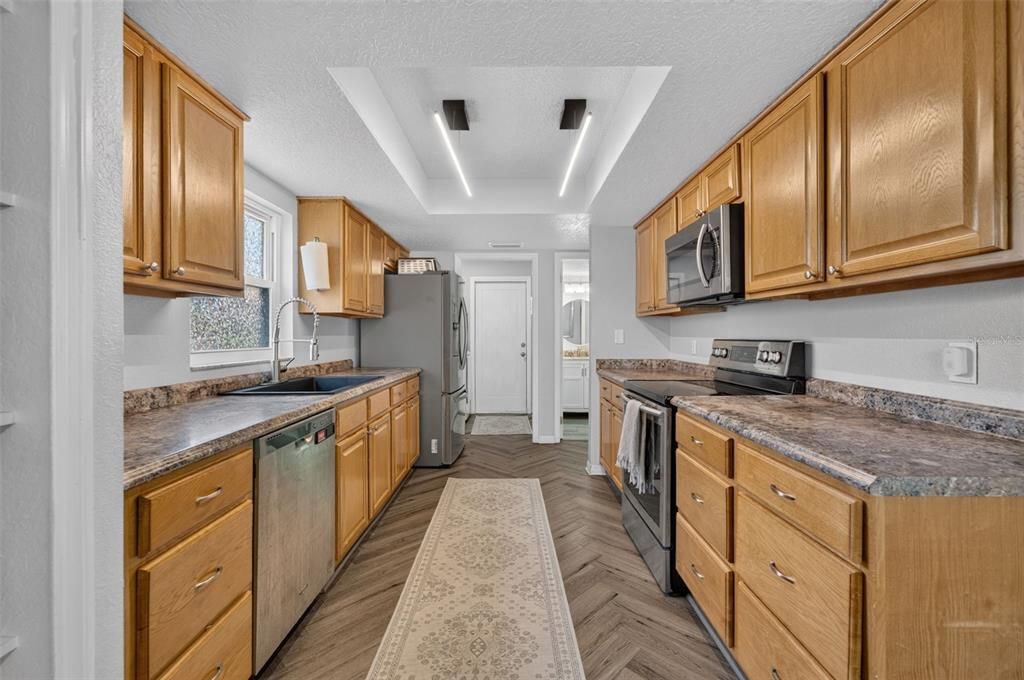 For Sale: $335,000 (3 beds, 2 baths, 1567 Square Feet)