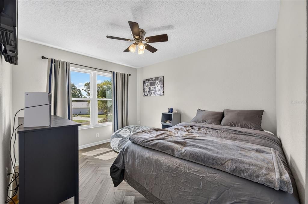 For Sale: $335,000 (3 beds, 2 baths, 1567 Square Feet)