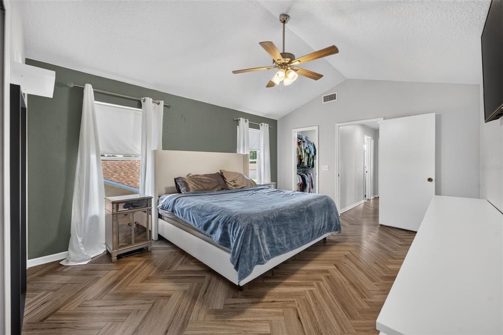 For Sale: $335,000 (3 beds, 2 baths, 1567 Square Feet)