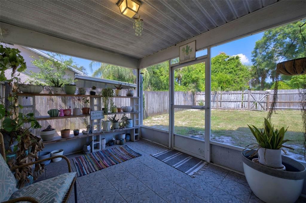 For Sale: $335,000 (3 beds, 2 baths, 1567 Square Feet)
