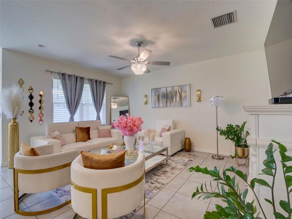En Venta: $395,000 (3 camas, 2 baños, 1672 Pies cuadrados)