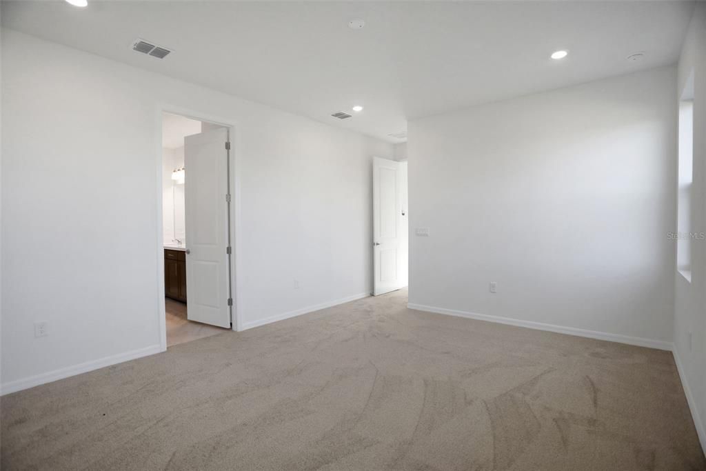 For Sale: $478,879 (4 beds, 3 baths, 2699 Square Feet)