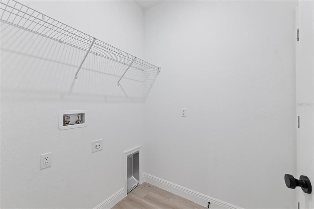 For Rent: $1,900 (4 beds, 2 baths, 1742 Square Feet)