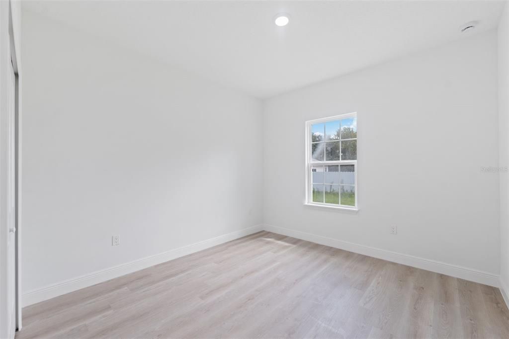 For Rent: $1,900 (4 beds, 2 baths, 1742 Square Feet)