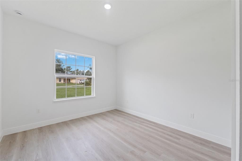 For Rent: $1,900 (4 beds, 2 baths, 1742 Square Feet)