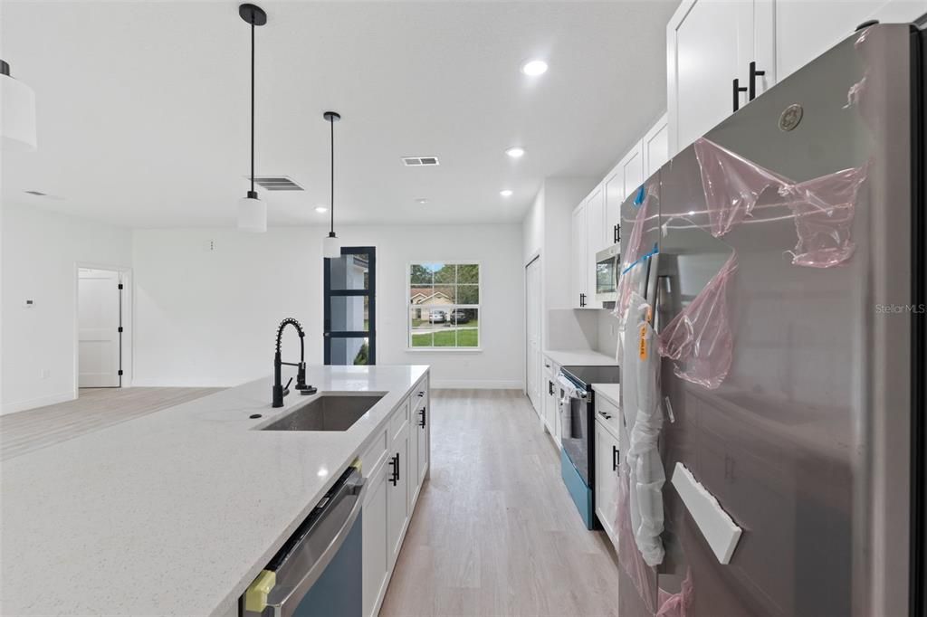 For Rent: $1,900 (4 beds, 2 baths, 1742 Square Feet)