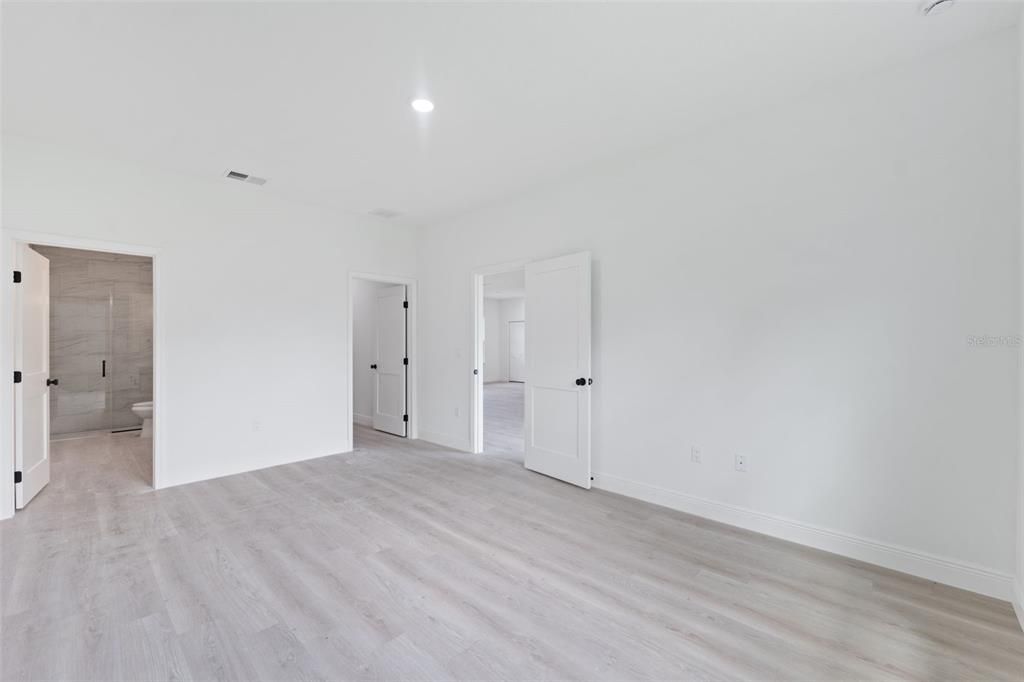 For Rent: $1,900 (4 beds, 2 baths, 1742 Square Feet)