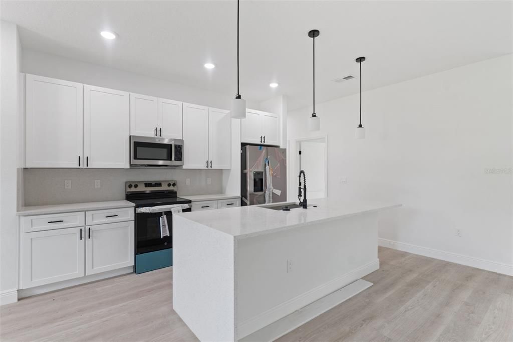 For Rent: $1,900 (4 beds, 2 baths, 1742 Square Feet)