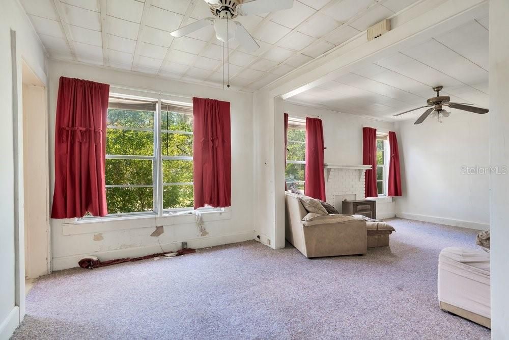 For Sale: $124,900 (3 beds, 1 baths, 1008 Square Feet)