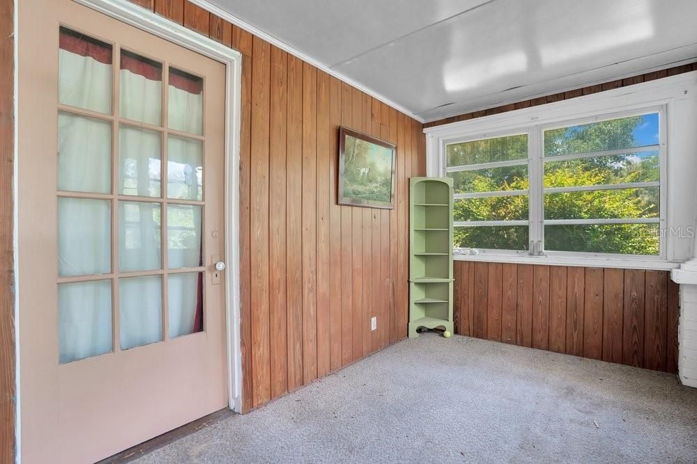 For Sale: $124,900 (3 beds, 1 baths, 1008 Square Feet)