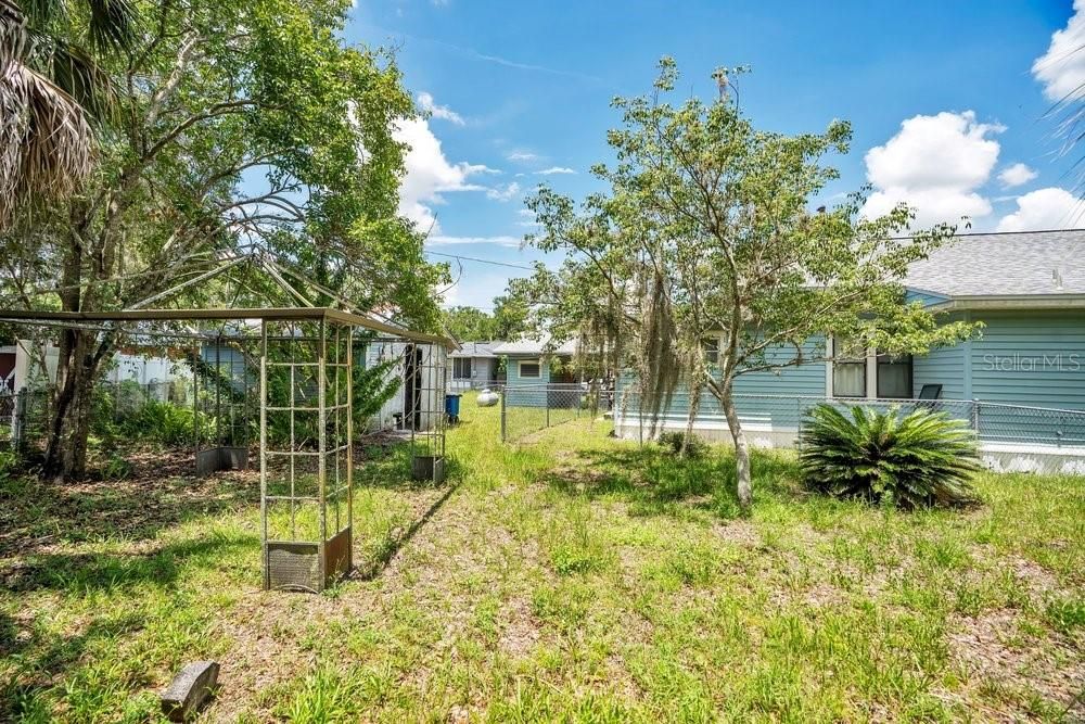 For Sale: $124,900 (3 beds, 1 baths, 1008 Square Feet)