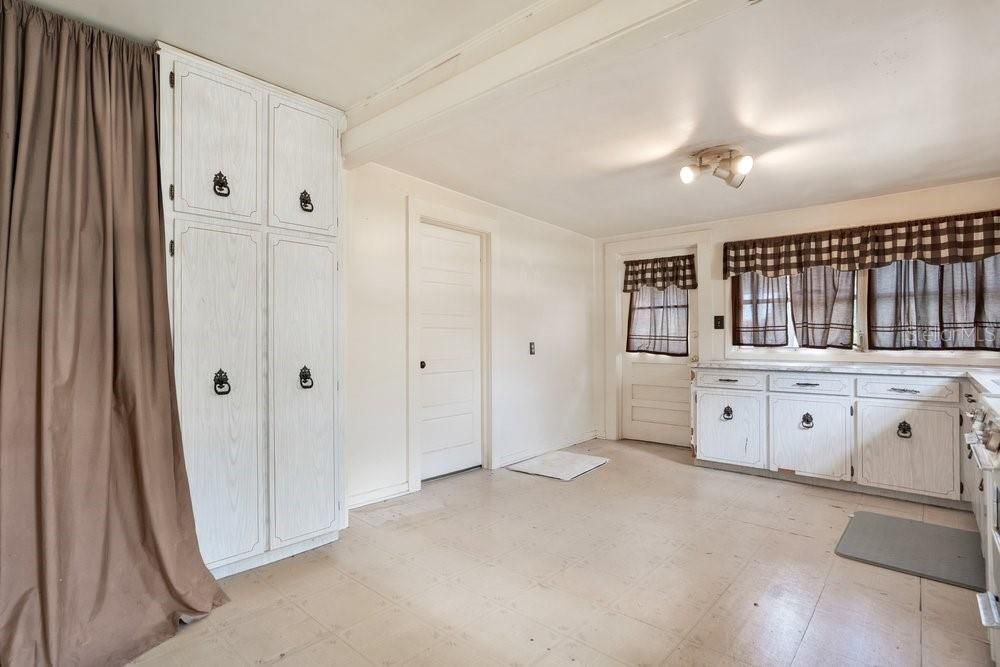 For Sale: $124,900 (3 beds, 1 baths, 1008 Square Feet)