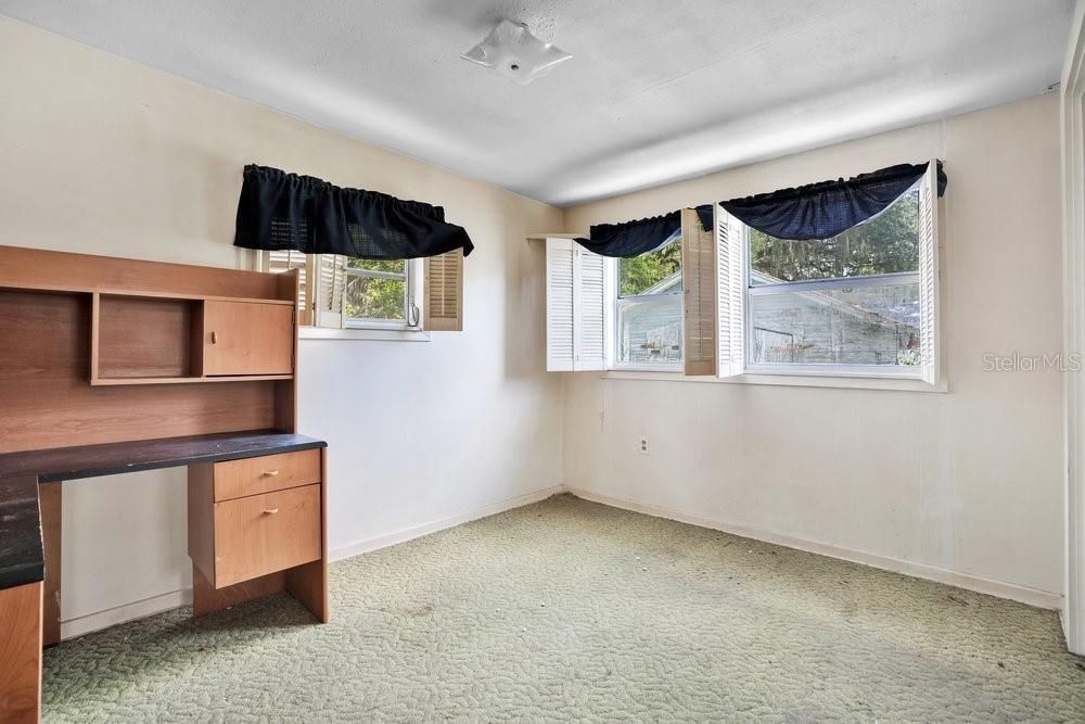 For Sale: $124,900 (3 beds, 1 baths, 1008 Square Feet)