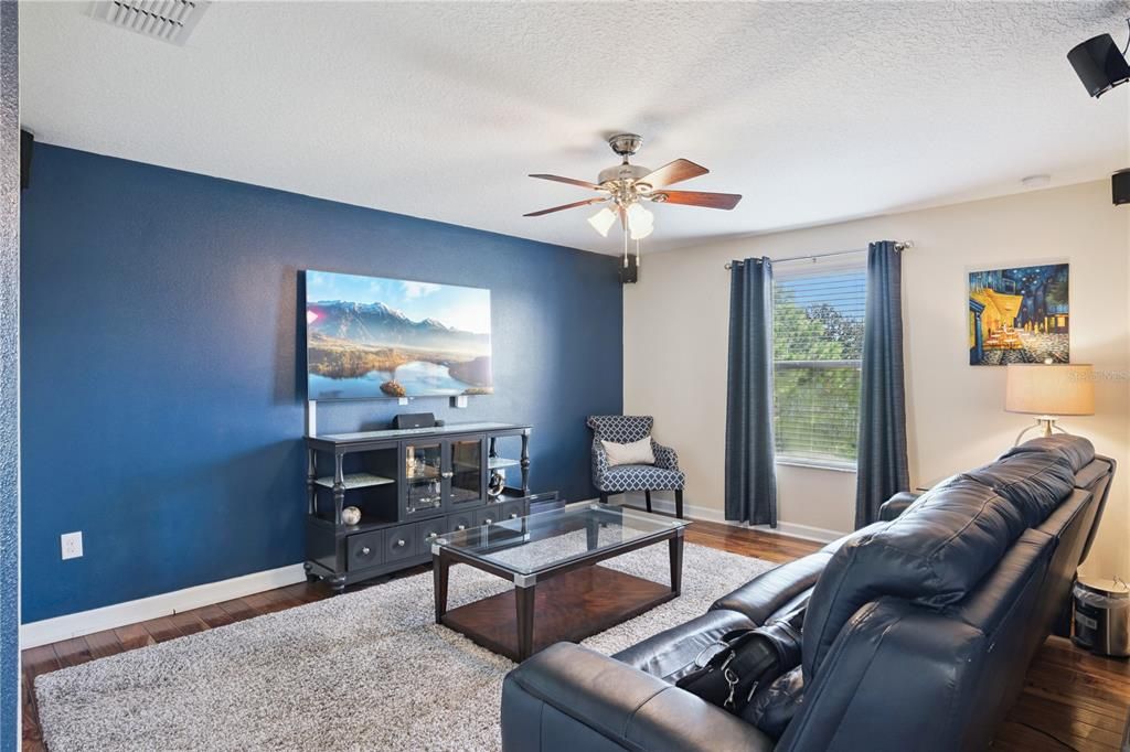 For Rent: $2,950 (4 beds, 2 baths, 2440 Square Feet)