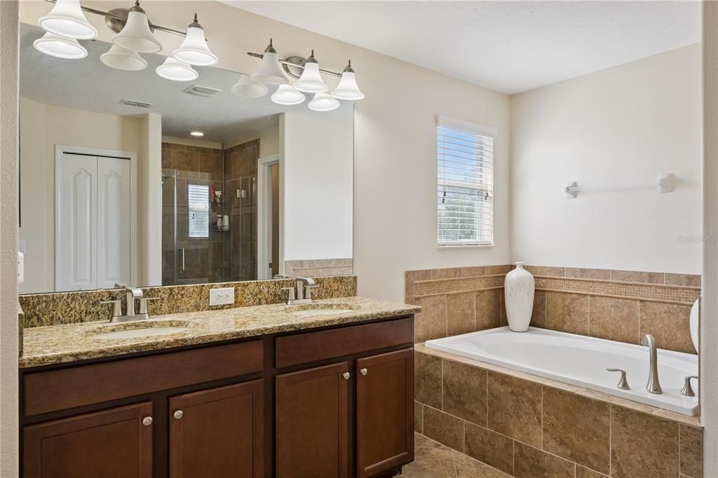 For Rent: $2,950 (4 beds, 2 baths, 2440 Square Feet)