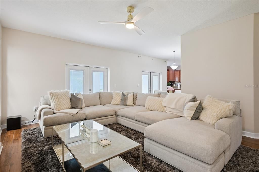 For Rent: $2,950 (4 beds, 2 baths, 2440 Square Feet)