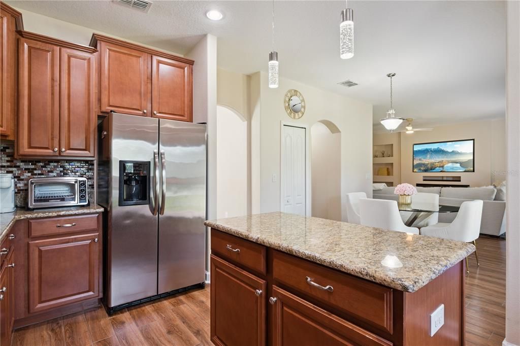 For Rent: $2,950 (4 beds, 2 baths, 2440 Square Feet)