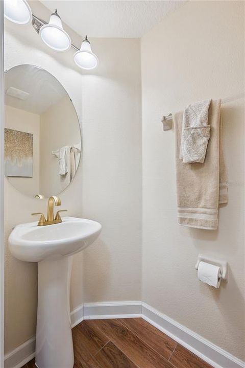 For Rent: $2,950 (4 beds, 2 baths, 2440 Square Feet)