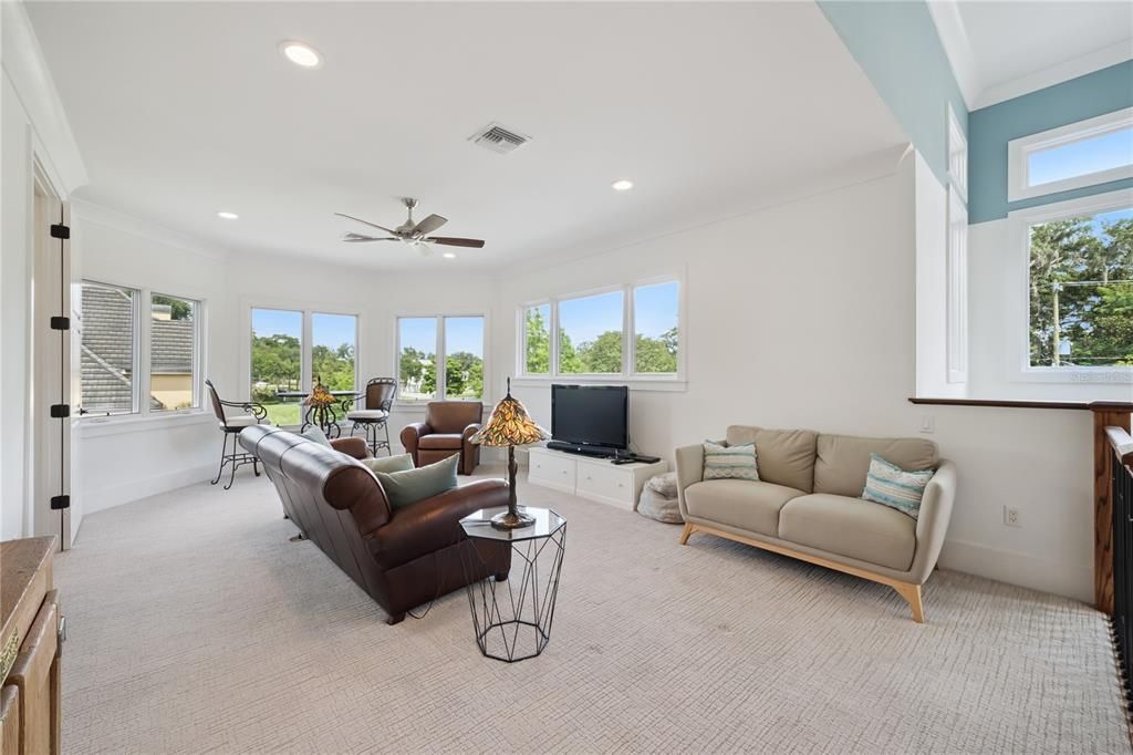 En Venta: $3,800,000 (5 camas, 5 baños, 5018 Pies cuadrados)