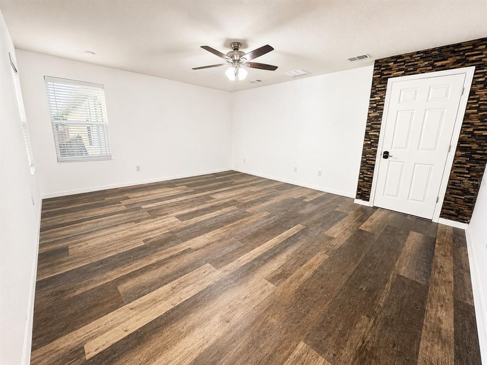 For Sale: $509,900 (6 beds, 3 baths, 3089 Square Feet)