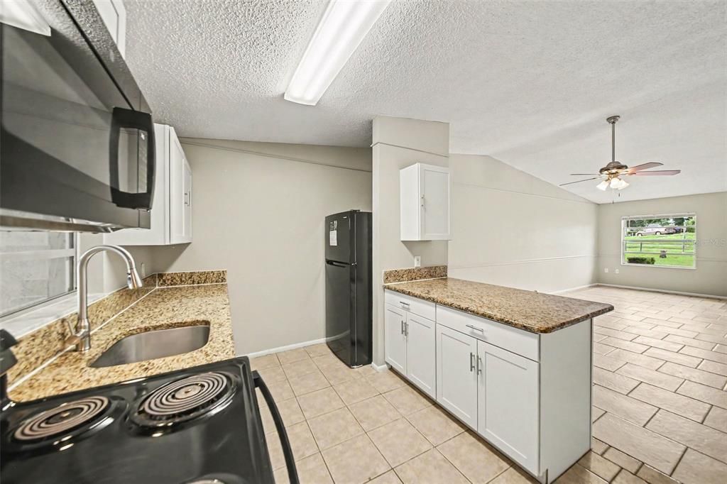 For Sale: $249,900 (3 beds, 2 baths, 1106 Square Feet)