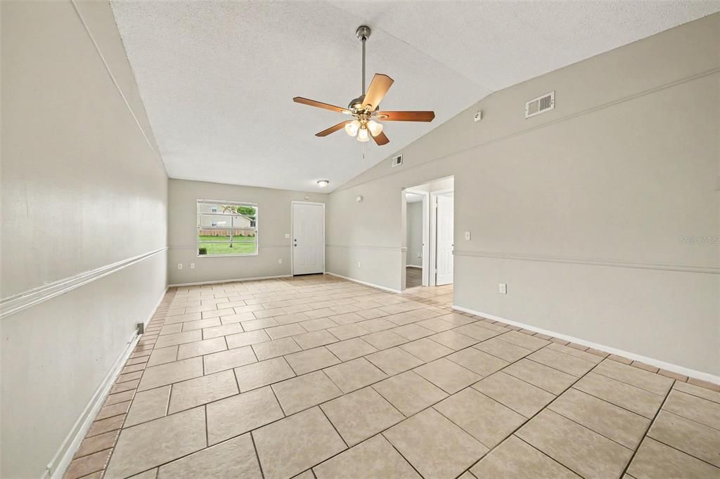 For Sale: $249,900 (3 beds, 2 baths, 1106 Square Feet)