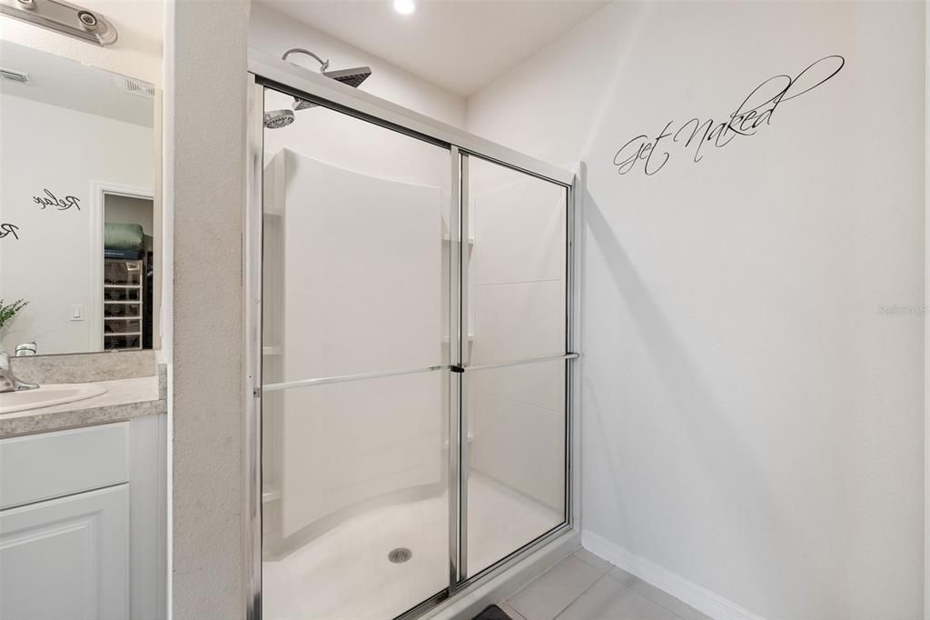 На продажу: $360,000 (4 спален, 2 ванн, 1811 Квадратных фут)