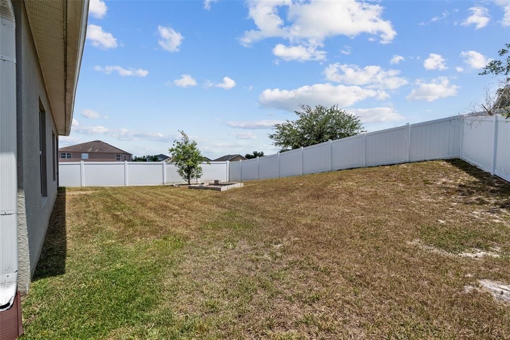 На продажу: $360,000 (4 спален, 2 ванн, 1811 Квадратных фут)