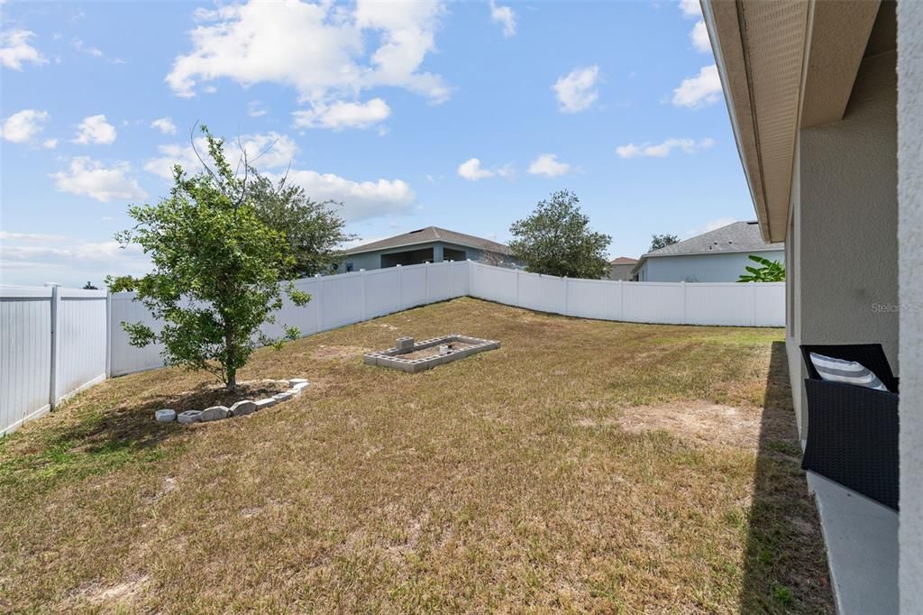 На продажу: $360,000 (4 спален, 2 ванн, 1811 Квадратных фут)