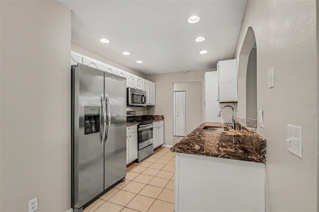 For Sale: $274,900 (3 beds, 2 baths, 1288 Square Feet)
