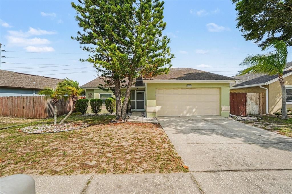 For Sale: $274,900 (3 beds, 2 baths, 1288 Square Feet)