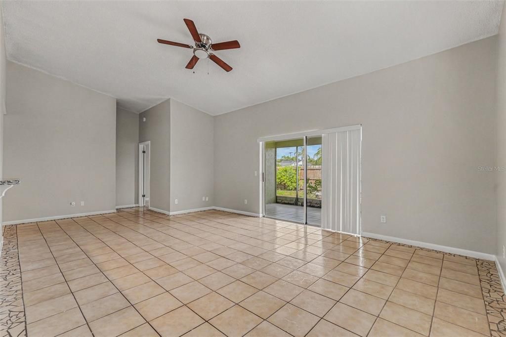 For Sale: $274,900 (3 beds, 2 baths, 1288 Square Feet)