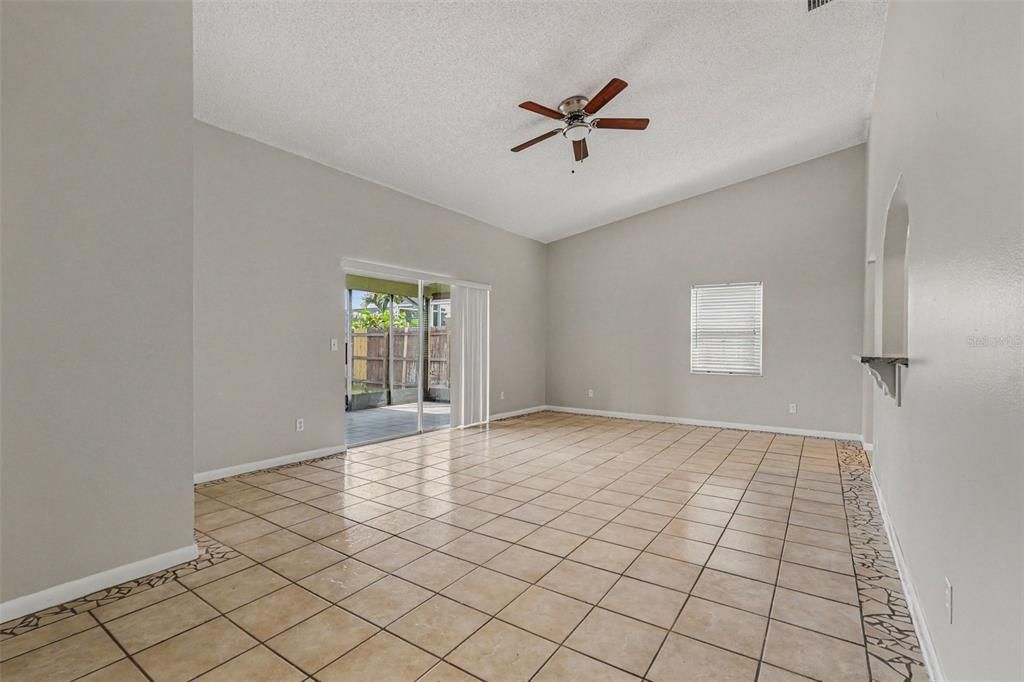 For Sale: $274,900 (3 beds, 2 baths, 1288 Square Feet)