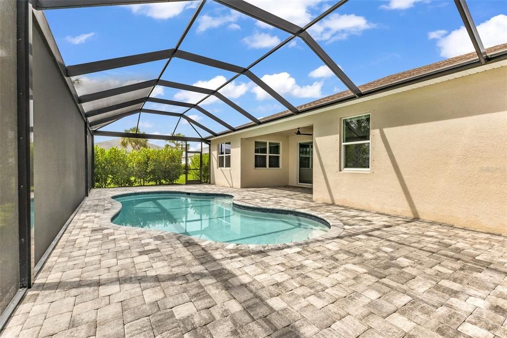 For Sale: $549,400 (4 beds, 3 baths, 2488 Square Feet)