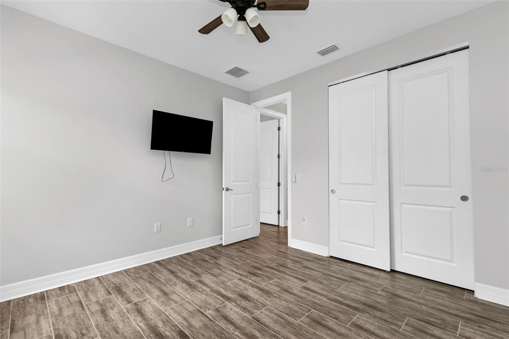 For Sale: $549,400 (4 beds, 3 baths, 2488 Square Feet)