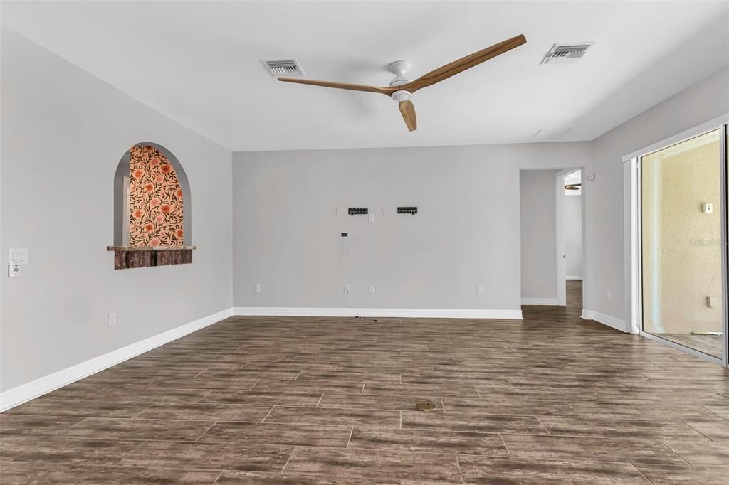 For Sale: $549,400 (4 beds, 3 baths, 2488 Square Feet)