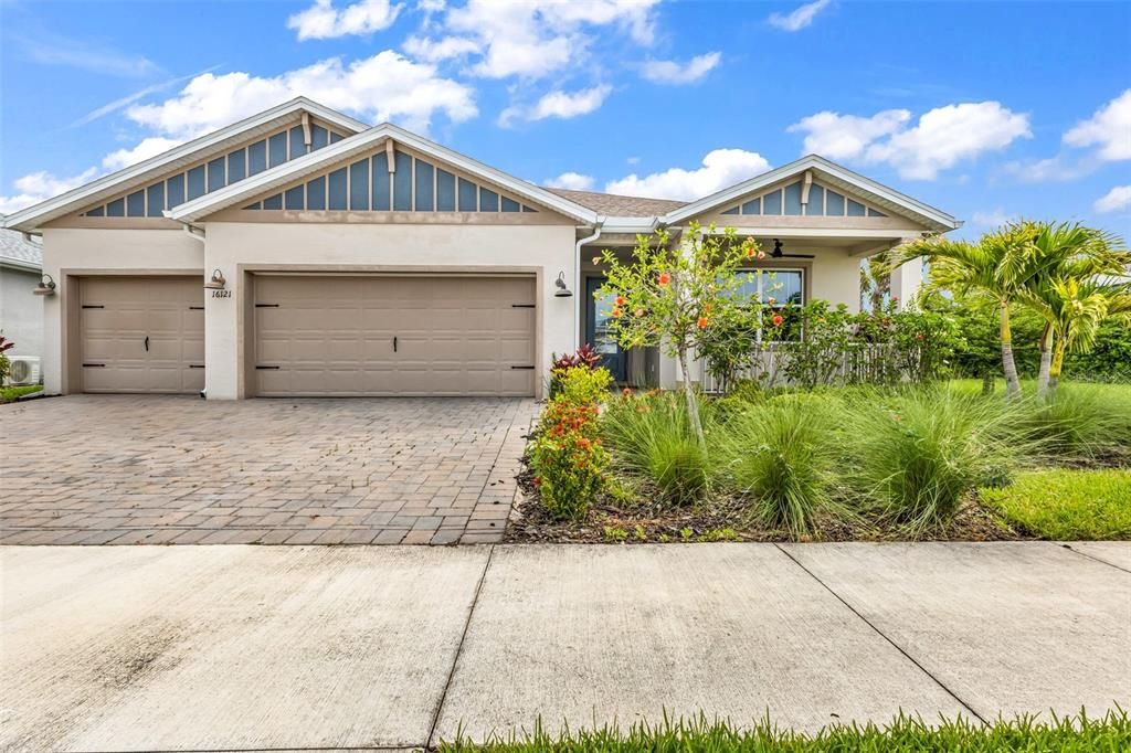 For Sale: $549,400 (4 beds, 3 baths, 2488 Square Feet)
