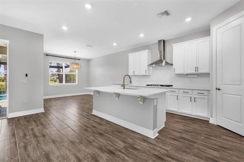 For Sale: $549,400 (4 beds, 3 baths, 2488 Square Feet)