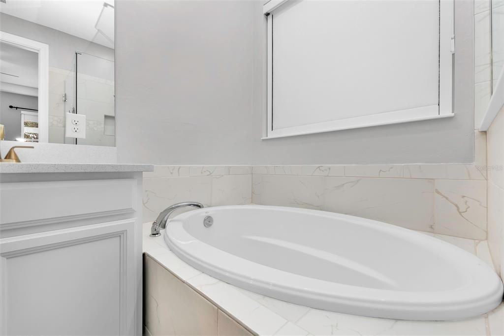 For Sale: $549,400 (4 beds, 3 baths, 2488 Square Feet)