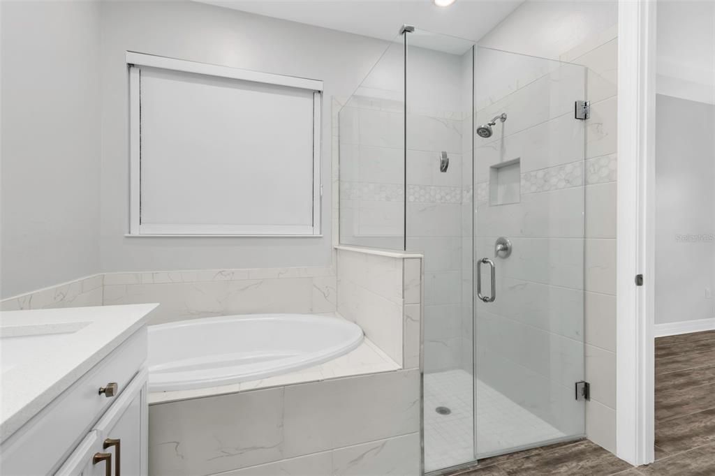 For Sale: $549,400 (4 beds, 3 baths, 2488 Square Feet)