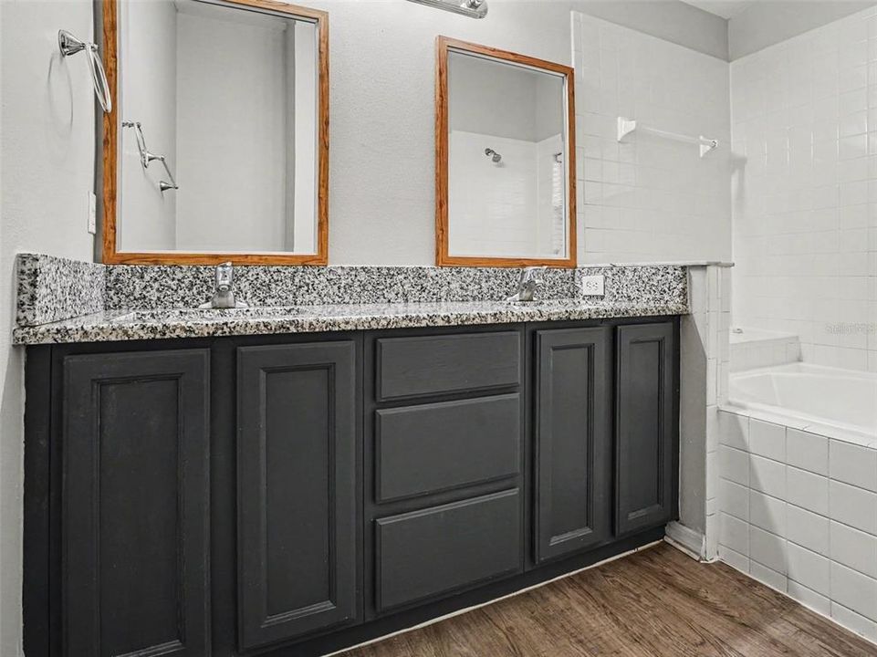 На продажу: $339,900 (3 спален, 2 ванн, 1670 Квадратных фут)
