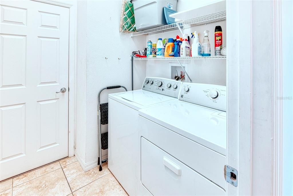 На продажу: $320,000 (2 спален, 2 ванн, 1719 Квадратных фут)