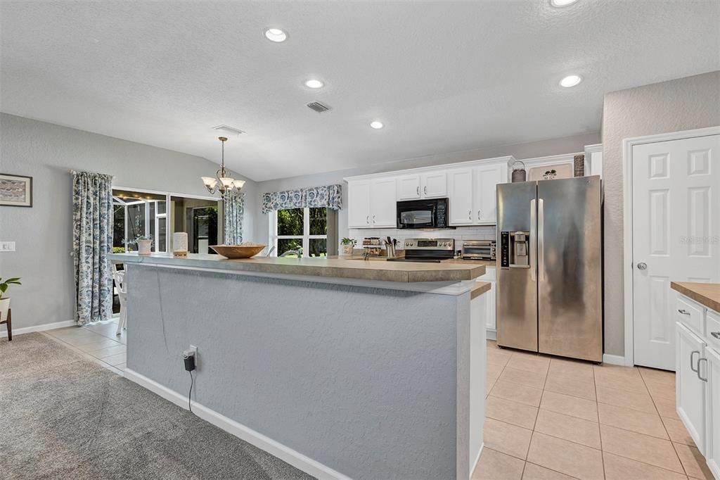 For Sale: $297,500 (3 beds, 2 baths, 1714 Square Feet)