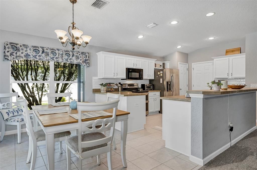 For Sale: $297,500 (3 beds, 2 baths, 1714 Square Feet)