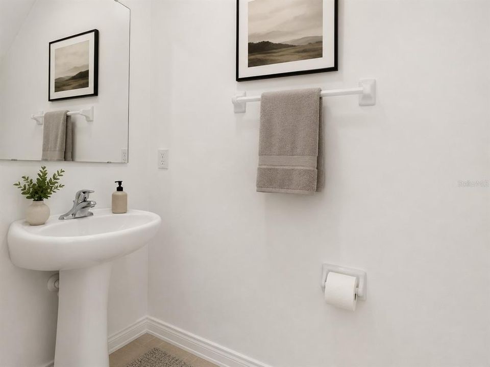 For Rent: $2,395 (4 beds, 2 baths, 1870 Square Feet)